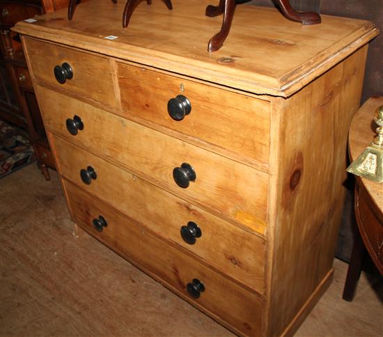 Pine chest of drawers